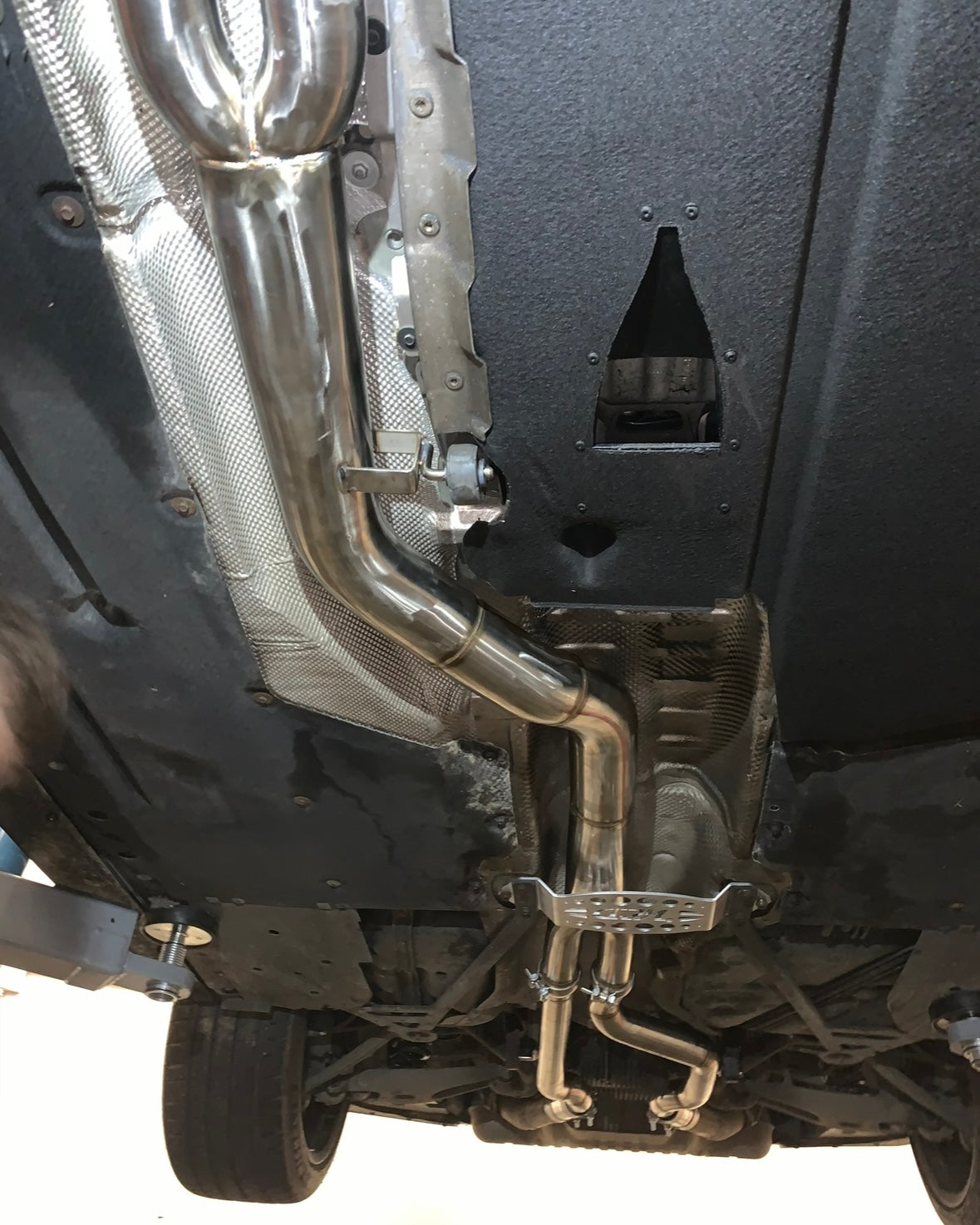 BMW M3 F80 / M4 F82 F83 – Stage 2 Performance Package
Custom ECU & Gearbox Tune with Hardware Upgrades 530–550bhp)