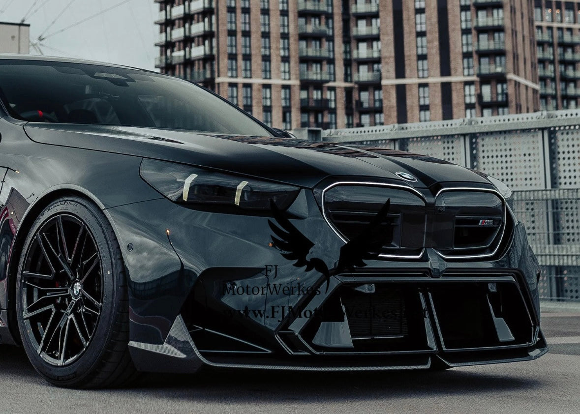 BMW G90/G99 M5 (2024+) MP Style Carbon Fibre Front Splitters